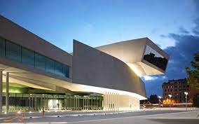 پاورپوینت موزه ماکسی اثر زاها حدید